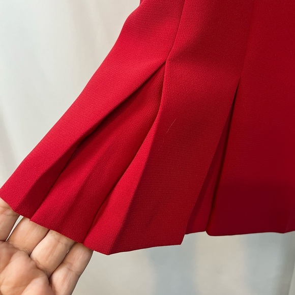 Red Knee Length Skirt with Lining and Bottom Slits Size 6 - Picture 2 of 7